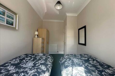 Bedroom (front)