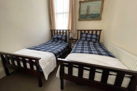 Bedroom (front)