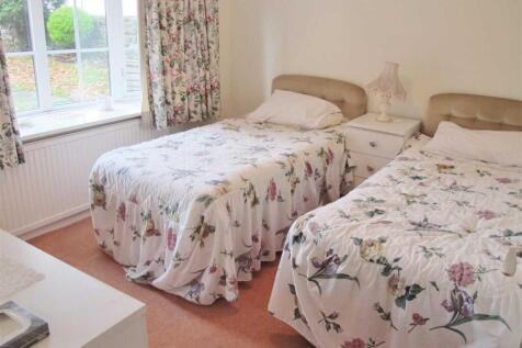 Bedroom (front)
