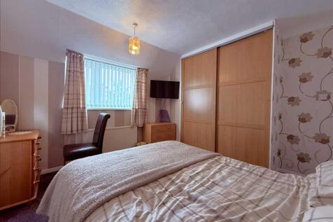 Bedroom (front)