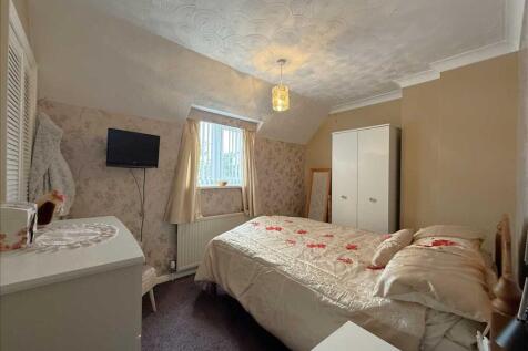 Bedroom (front)