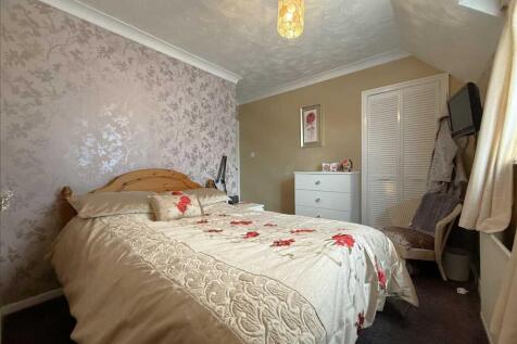 Bedroom (front