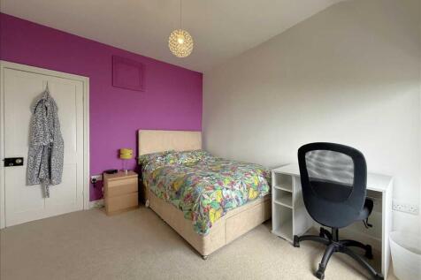 Bedroom (front)