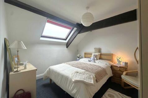 Bedroom (front)