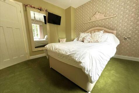 Bedroom (front)