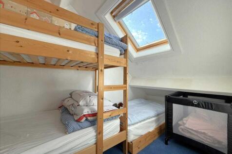 Bedroom (front)