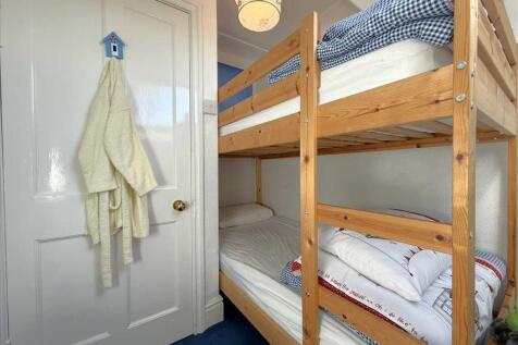 Bedroom (front)