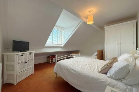 Bedroom (front)
