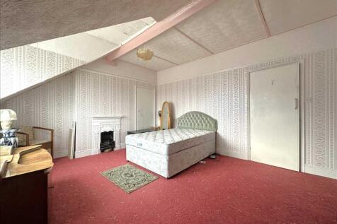 Bedroom (front)