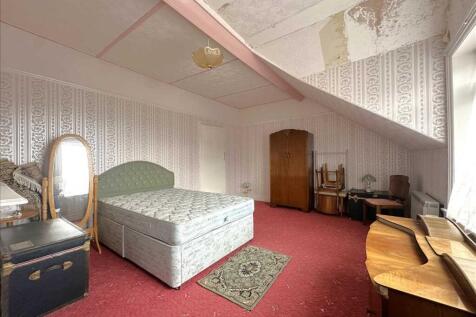 Bedroom (front)