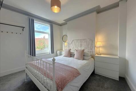 Bedroom (front)