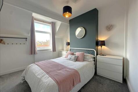 Bedroom (front)