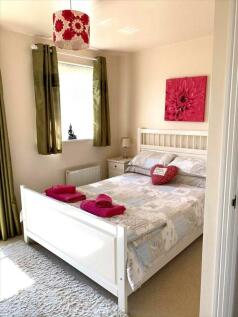Bedroom (rear)