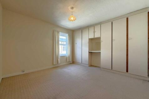 Bedroom (Rear)