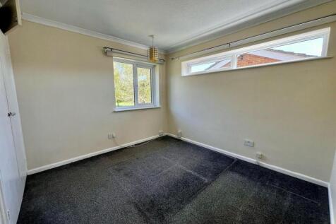 bedroom iii.jpg