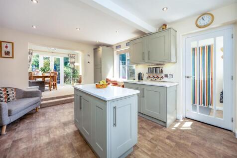 43 Foscote Rise-16.jpg
