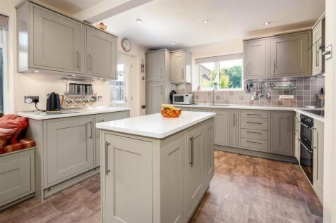 43 Foscote Rise-19.jpg