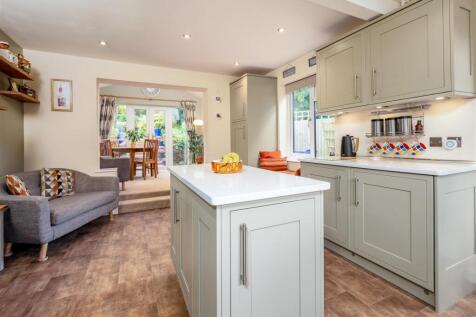 43 Foscote Rise-21.jpg