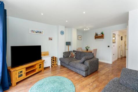 8 Thyme Close, Banbury-6.jpg