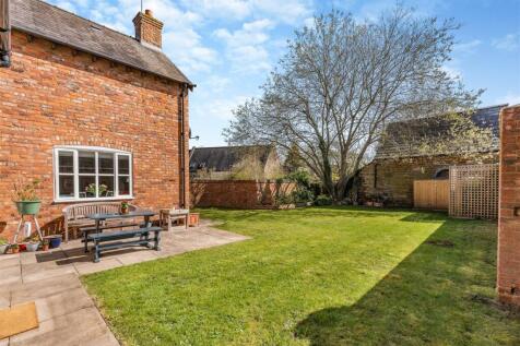5 The Old Rickyard, Moreton Pinkney-19.jpg