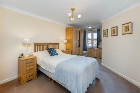 41 Foxhall Court, Banbury-17.jpg