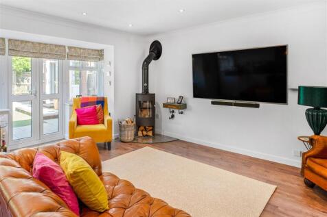 6 Griffin Close, Twyford-10 (Retouched).jpg