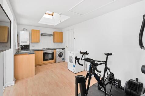 6 Griffin Close, Twyford-29.jpg