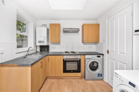 6 Griffin Close, Twyford-31.jpg