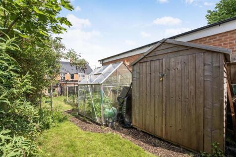 135 Warwick Road, Banbury-15.jpg