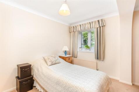 31 Foscote Rise -27.jpg