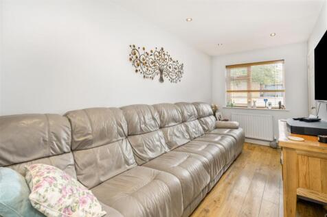 15 Ashlade, Middleton Cheney-7.jpg
