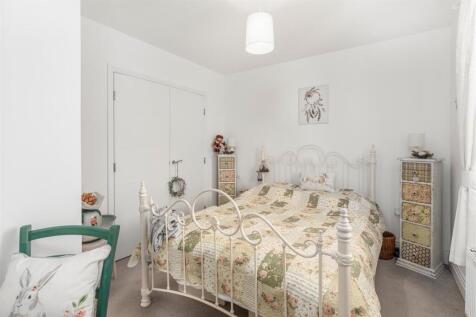 40 Cotefield Drive, Bodicote-24.jpg