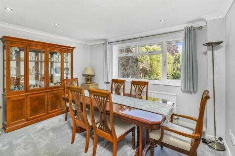 8 Wheatley Close, Banbury-8.jpg