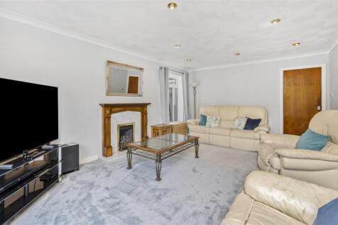 8 Wheatley Close, Banbury-7.jpg
