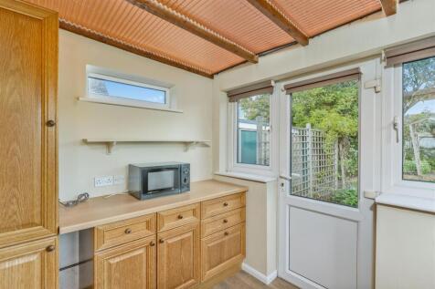 1 Willow Road, Banbury-9.jpg
