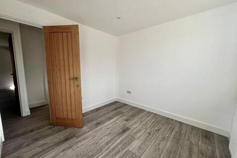 Bedroom ii.jpg