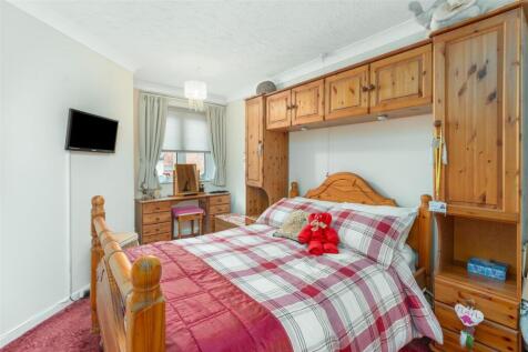 37 Spencer Court, Banbury-13.jpg