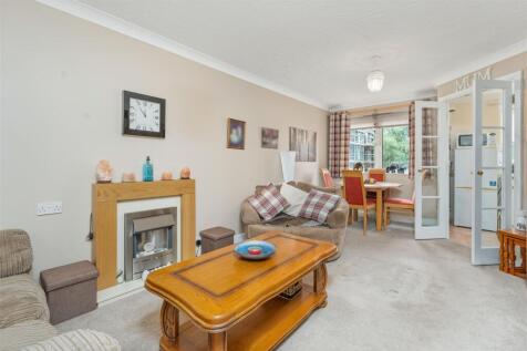 37 Spencer Court, Banbury-6.jpg