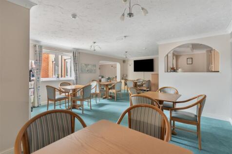37 Spencer Court, Banbury-21.jpg