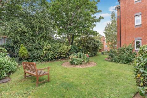 37 Spencer Court, Banbury-17.jpg