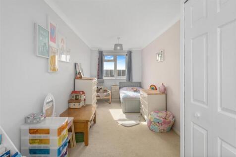 12 Kensington Close, Kings Sutton-18.jpg