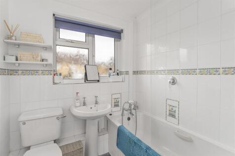 12 Kensington Close, Kings Sutton-21.jpg