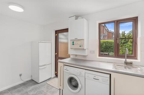50 Hillside Close, Banbury-7.jpg