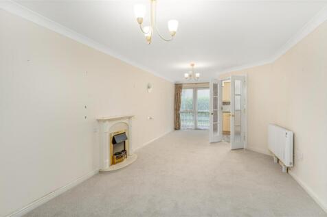 7 Foxhall Court, Banbury-3.jpg