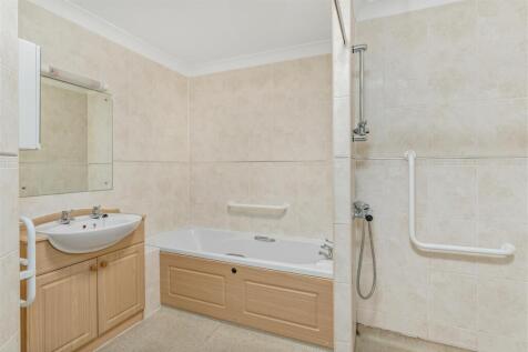 7 Foxhall Court, Banbury-11.jpg
