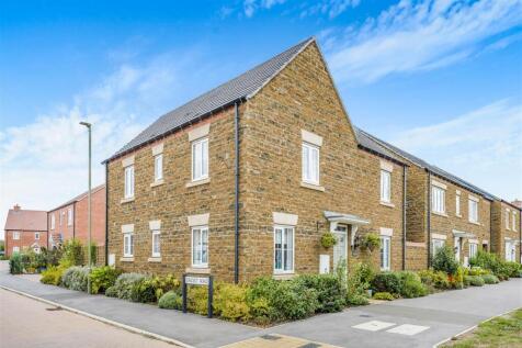 12 Blackwell Drive, Bodicote-3.jpg