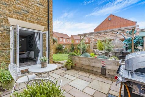 12 Blackwell Drive, Bodicote-14.jpg