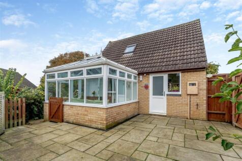 6a The Moors Drive, Middleton Cheney-18.jpg