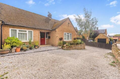 Yasna, Cropredy-2.jpg