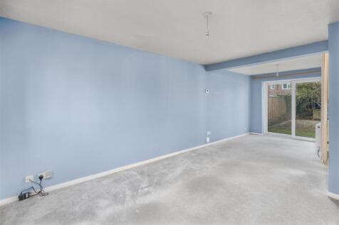 74 Elton Road, Banbury-6.jpg